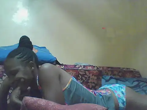 Snapshot of Smillie_prety chatting on June 19, 11:58 am Smillie prety online show from June 19, 11:58 am