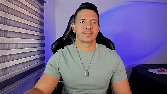 Snapshot of ransoj chatting on November 8, 5:56 pm ransoj online show from November 8, 5:56 pm