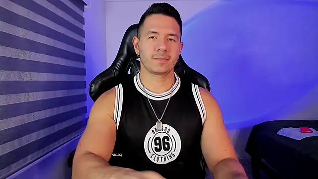 Snapshot of ransoj chatting on November 15, 11:32 pm ransoj online show from November 15, 11:32 pm