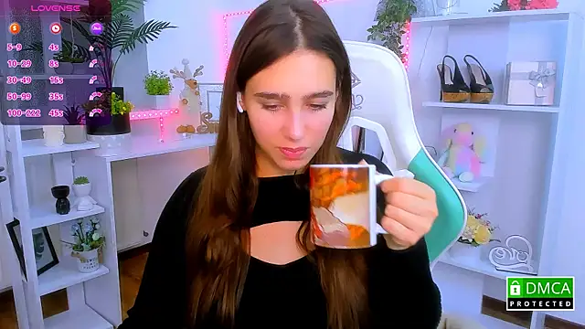  Eliizabeth  online show from December 1, 9:53 pm