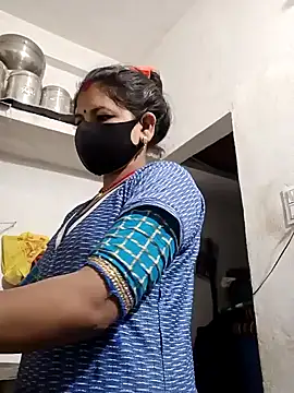 Snapshot of Riyaa-Devi chatting on December 17, 3:39 am Riyaa-Devi online show from December 17, 3:39 am