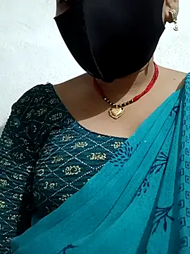 Snapshot of Riyaa-Devi chatting on February 9, 4:40 pm Riyaa-Devi online show from February 9, 4:40 pm