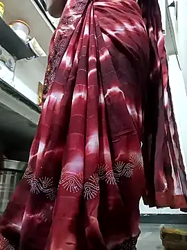 Snapshot of Riyaa-Devi chatting on February 10, 6:13 pm Riyaa-Devi online show from February 10, 6:13 pm