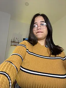 tati reyess online show from November 28, 12:30 pm