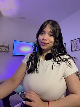 tati reyess online show from April 26, 11:52 am