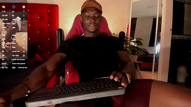 Snapshot of DannSmmith chatting on September 20, 3:40 am DannSmmith online show from September 20, 3:40 am