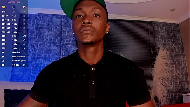 Snapshot of DannSmmith chatting on February 12, 5:13 am DannSmmith online show from February 12, 5:13 am