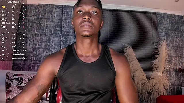 Snapshot of DannSmmith chatting on March 8, 5:33 am DannSmmith online show from March 8, 5:33 am