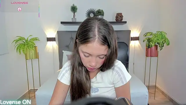 Snapshot of nataly_rodri chatting on November 27, 2:02 am nataly rodri online show from November 27, 2:02 am