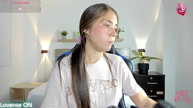 Snapshot of nataly_rodri chatting on January 11, 2:05 am nataly rodri online show from January 11, 2:05 am