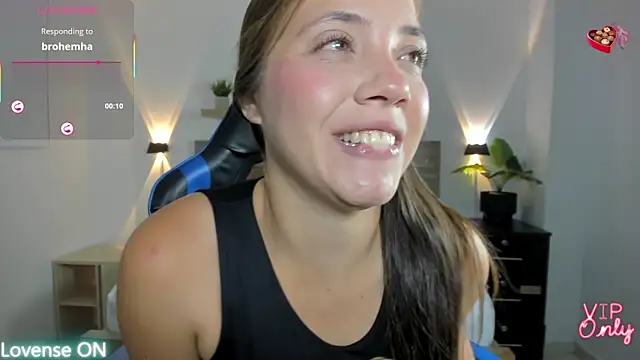 Snapshot of nataly_rodri chatting on January 14, 2:06 am nataly rodri online show from January 14, 2:06 am