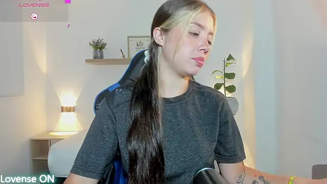 nataly rodri online show from July 14, 1:30 am