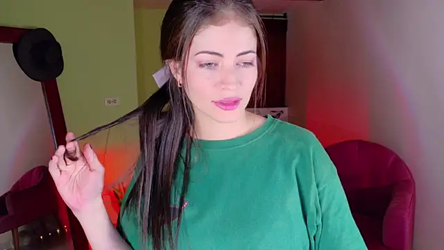 Snapshot of Emma__Blanco chatting on December 17, 8:04 pm Emma Blanco online show from December 17, 8:04 pm