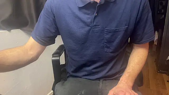 Snapshot of leanjamesdean chatting on December 14, 5:35 am leanjamesdean online show from December 14, 5:35 am