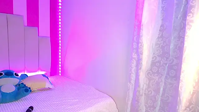 AliiceBrown  online show from February 12, 4:40 am