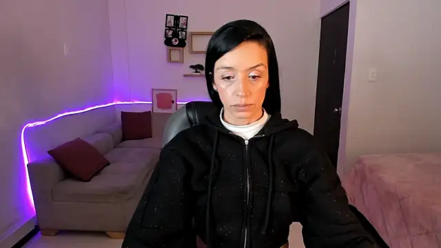 Kristen Garner online show from December 20, 7:21 pm