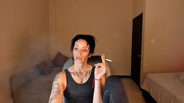 Kristen Garner online show from February 16, 8:38 pm