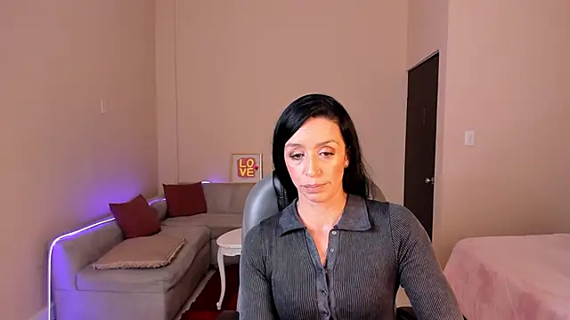 Kristen Garner online show from May 25, 8:15 pm