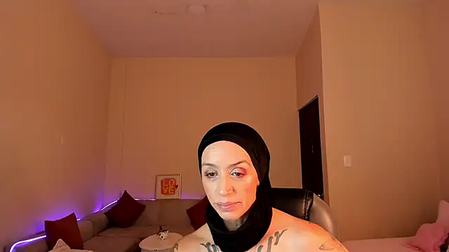 Snapshot of Kristen_Garner chatting on July 1, 7:24 pm Kristen Garner online show from July 1, 7:24 pm
