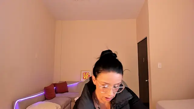 Snapshot of Kristen_Garner chatting on July 24, 7:45 pm Kristen Garner online show from July 24, 7:45 pm