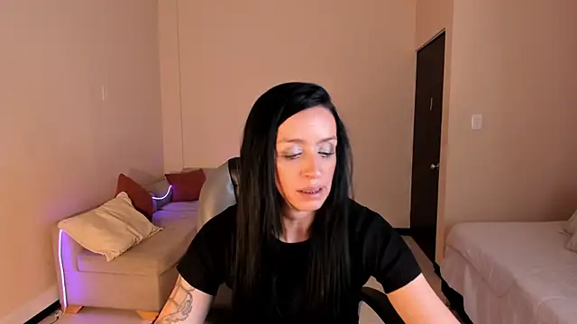 Snapshot of Kristen_Garner chatting on July 28, 7:26 pm Kristen Garner online show from July 28, 7:26 pm