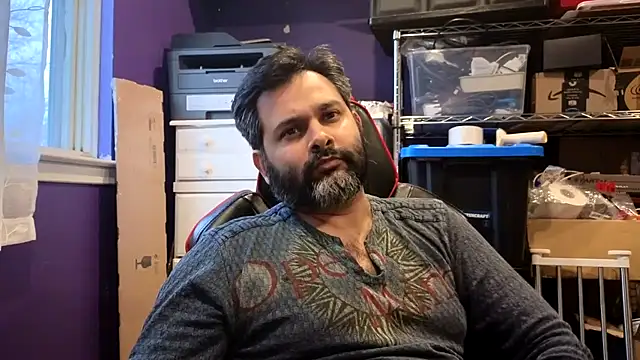 Sakhtlaundaz online show from March 15, 11:00 pm