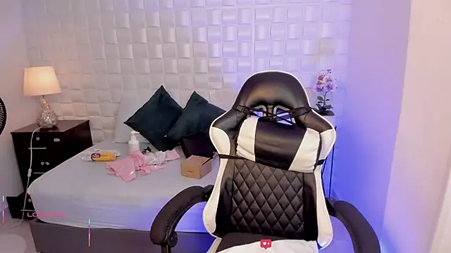 anny rouse24 online show from January 11, 2:05 am