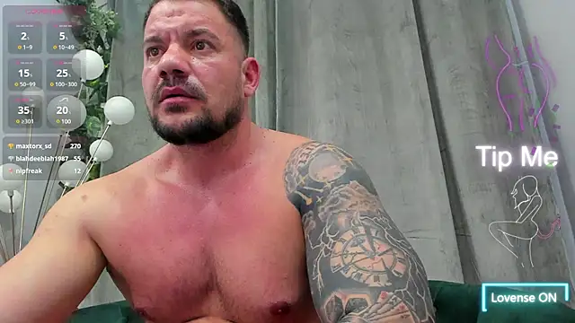 musclemonster31 online show from March 8, 9:17 am