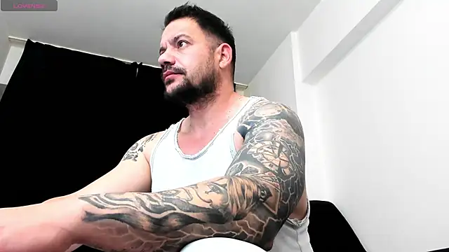 musclemonster31 online show from December 21, 11:56 pm