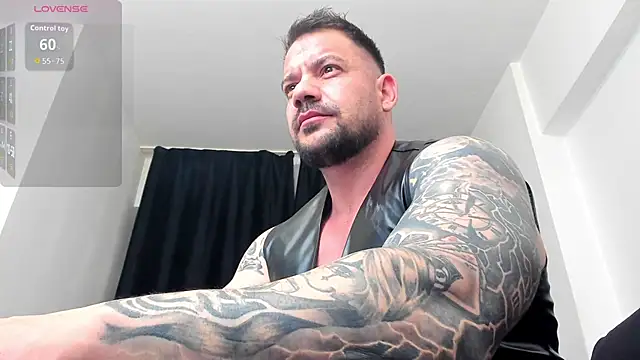musclemonster31 online show from March 20, 9:08 pm