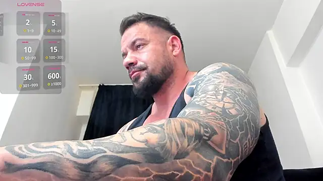 musclemonster31 online show from June 7, 8:56 pm