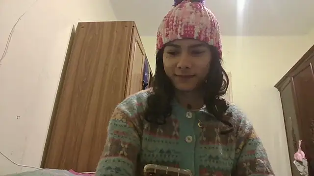 calliemaggotbone online show from January 10, 11:09 pm