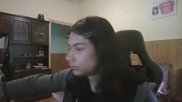 Snapshot of calliemaggotbone chatting on April 16, 5:47 pm calliemaggotbone online show from April 16, 5:47 pm
