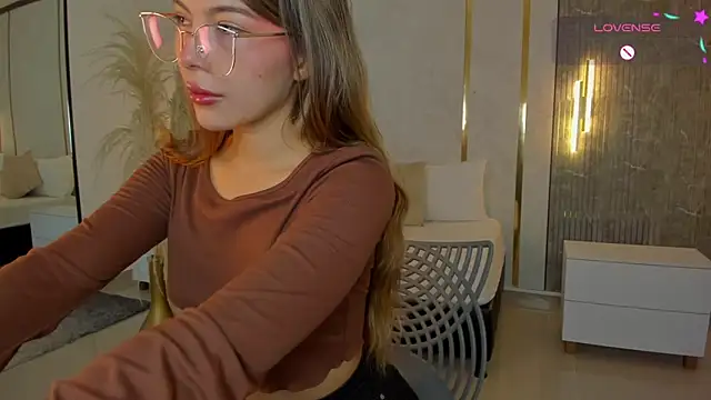 riley sierra online show from June 12, 12:59 pm