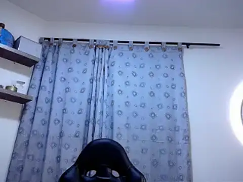 Snapshot of pedropicapi chatting on March 21, 3:33 am pedropicapi online show from March 21, 3:33 am