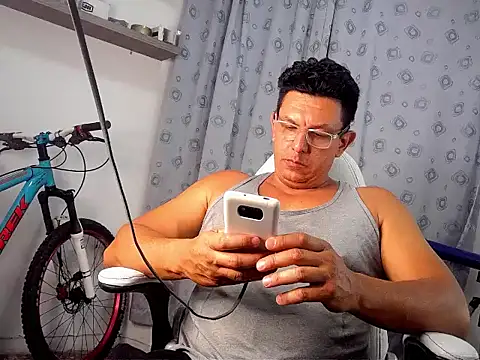 Snapshot of pedropicapi chatting on October 1, 1:55 am pedropicapi online show from October 1, 1:55 am