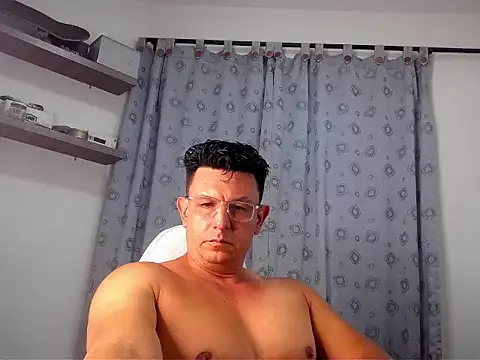 Snapshot of pedropicapi chatting on November 12, 10:41 pm pedropicapi online show from November 12, 10:41 pm