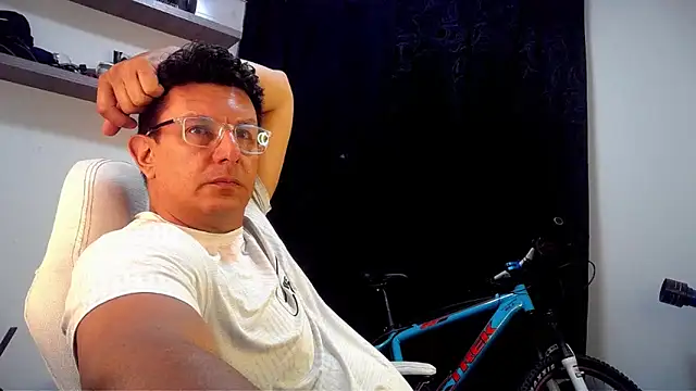 pedropicapi online show from May 4, 1:56 am