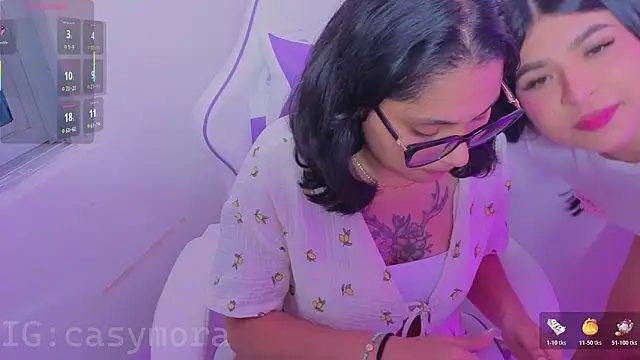 Snapshot of Cuteprincess21 chatting on November 22, 12:20 am Cuteprincess21 online show from November 22, 12:20 am