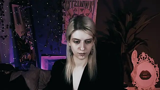 Snapshot of Noah_ElmerX chatting on December 4, 5:21 pm Noah ElmerX online show from December 4, 5:21 pm