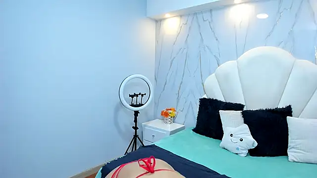 Rosalinda Cortez online show from March 5, 12:33 pm