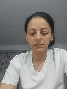 bruneta sexy23 online show from May 24, 8:25 pm