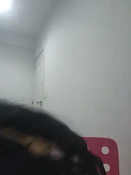 bruneta sexy23 online show from May 27, 3:25 am