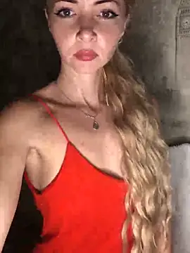 Snapshot of Kristina03 chatting on November 2, 8:33 pm Kristina03 online show from November 2, 8:33 pm