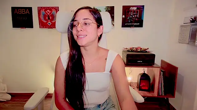 adriana  sosa  online show from December 6, 2:24 am