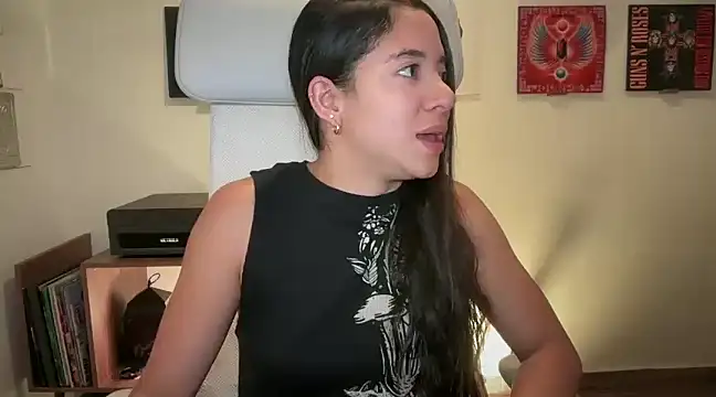 adriana  sosa  online show from February 5, 11:17 pm