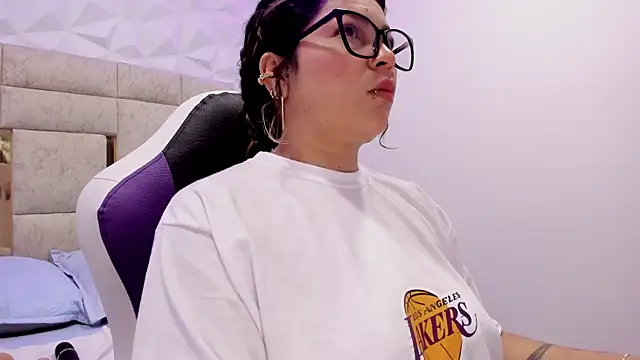 PauletteJ online show from January 29, 11:30 am