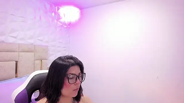 PauletteJ online show from December 18, 12:00 pm