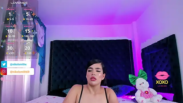 Snapshot of nikolsmithh chatting on October 28, 6:32 pm nikolsmithh online show from October 28, 6:32 pm