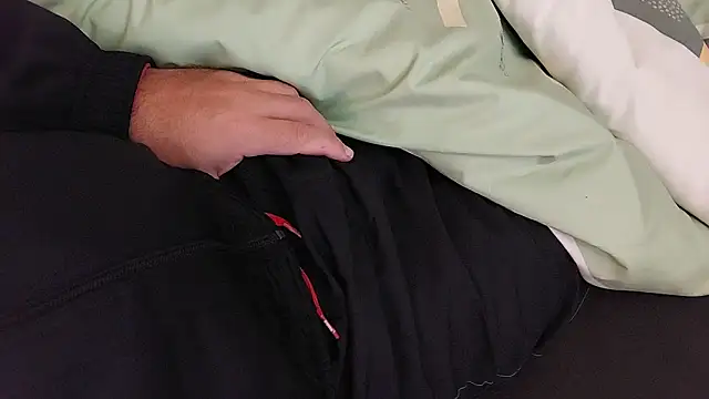 Snapshot of Ettarak chatting on December 16, 10:04 pm Ettarak online show from December 16, 10:04 pm